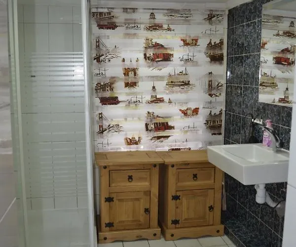 Hotel Altes Faehrhaus Duisburgo